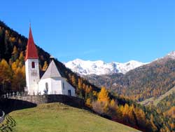 Kirche Sankt Gertraud im Ultental (14. Jh.)